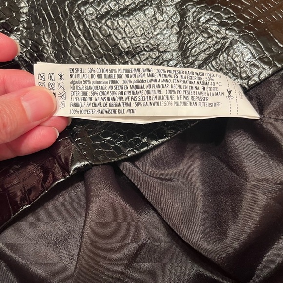 Endless Rose Zip Front Croc Embossed Miniskirt Black Sz M - Picture 15 of 15